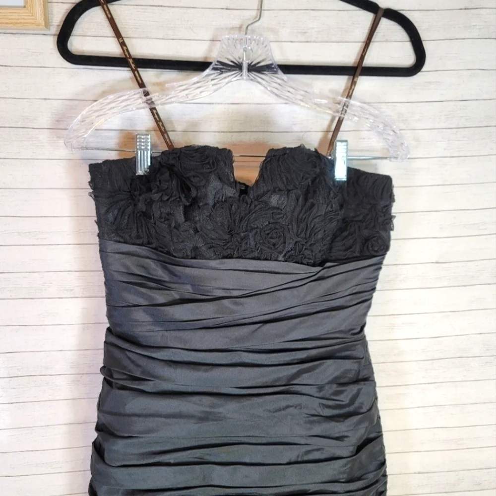MONIQUE LHUILLIER BRIDESMAIDS BLACK STRAPLESS RUCHED DRESS, SZ 4